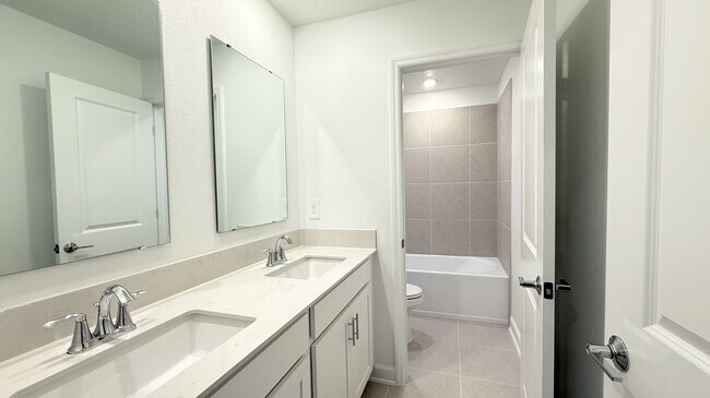 Building Photo - 5103 BRIDGEHAVEN Rd