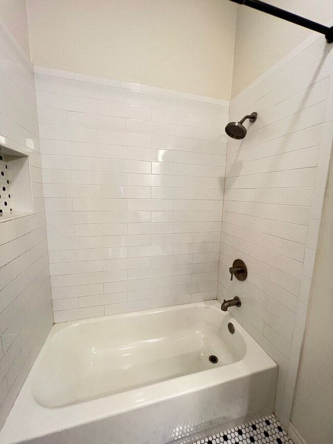 Building Photo - High Hollows