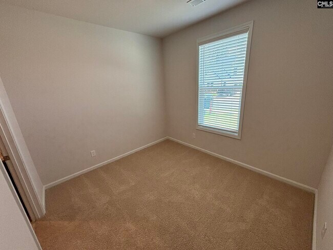 Building Photo - 102 Georgia Pine Dr