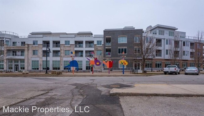 Building Photo - 2 br, 2.5 bath House - 304 West Kirkwood #308