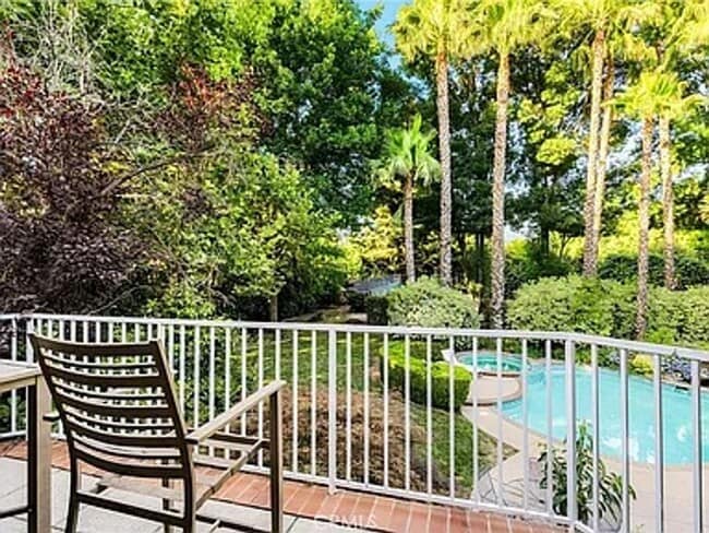 Building Photo - Custom built home with an AMAZING resort l...