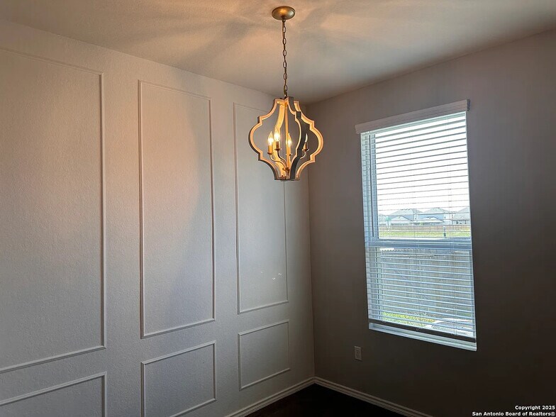 Building Photo - Room in House on Sweetgrass