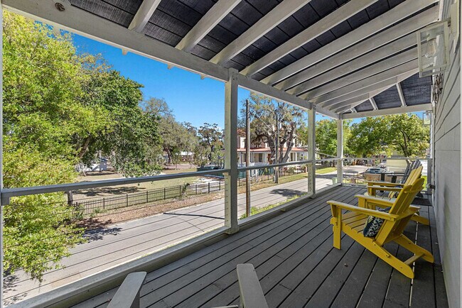 Building Photo - 76 Sanford St