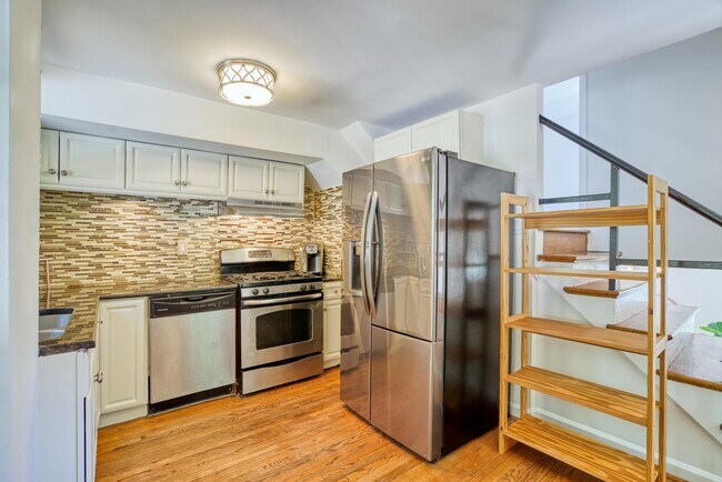 Building Photo - 3731 S Kemper Rd