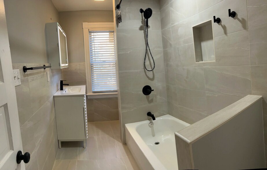 Building Photo - 72 Delaware Ave