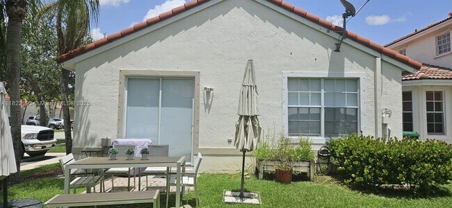 Building Photo - 2604 SW 188th Ave