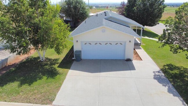 Building Photo - 465 Meadowlark Ln