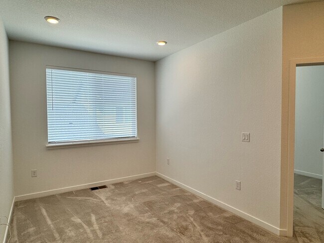 Building Photo - 7348 W Asbury Dr