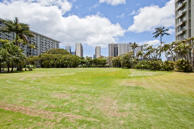 Building Photo - 1511 Nuuanu Ave