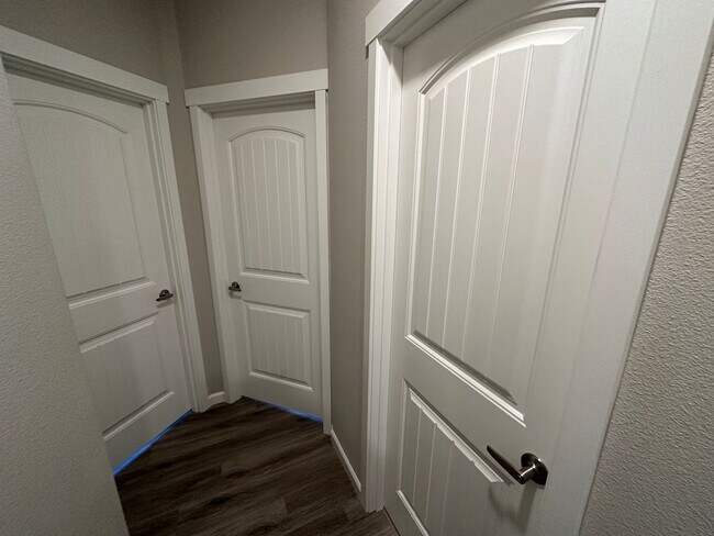 Building Photo - 553