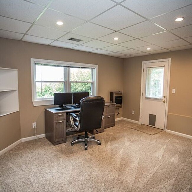 Building Photo - STUNNING!!! Four Bedroom two and a half bath home with a view!