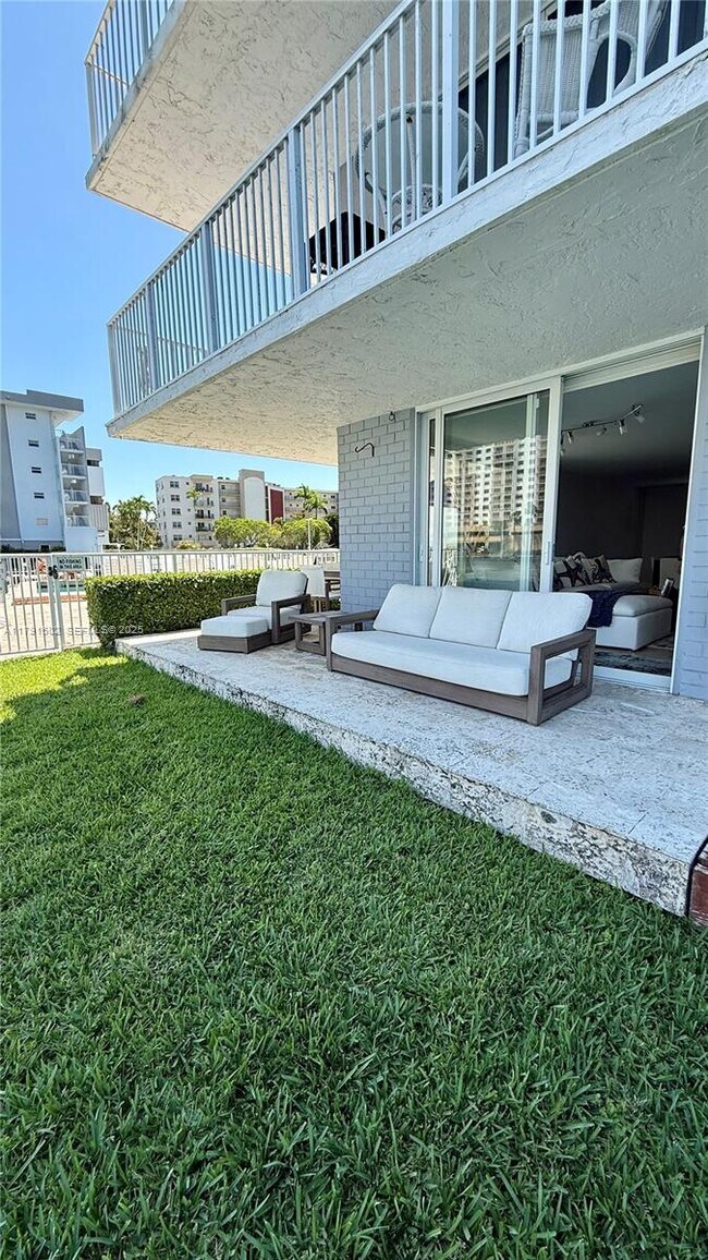 Building Photo - 4000 NE 170th St