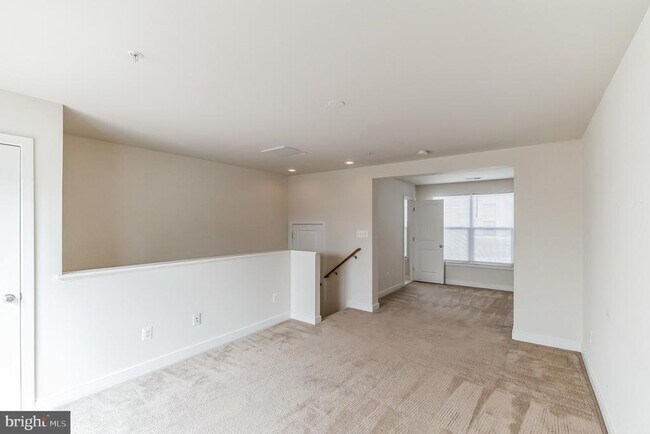 Building Photo - 12167 Waveland St