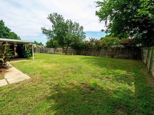 Building Photo - 4-bedroom, 2-bath Home Available in Westside Norman!