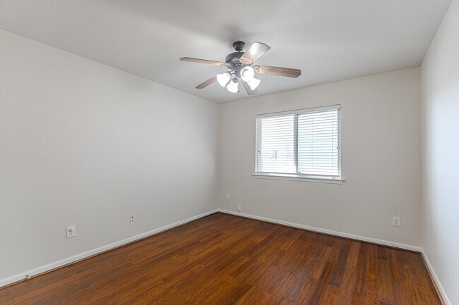 Building Photo - 5214 Sunlight Hill Ct