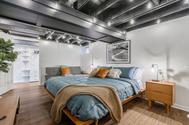 Building Photo - 4945 N Euclid Ave