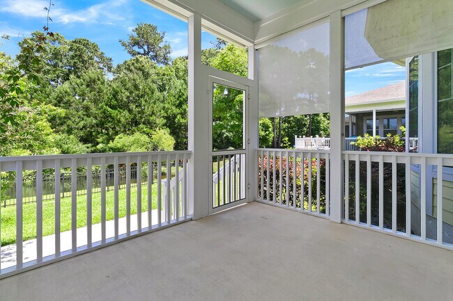Building Photo - 3688 Maidstone Dr