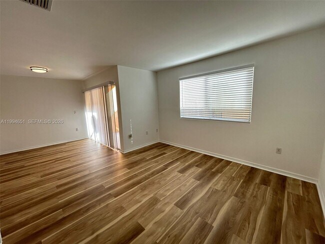 Building Photo - 6255 SW Kendale Lakes Cir