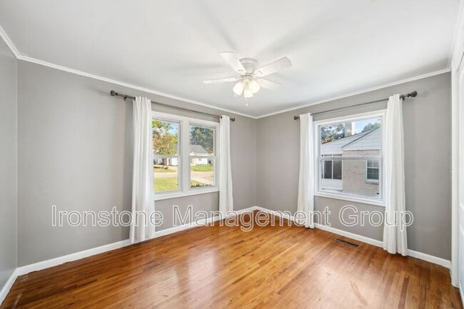 Building Photo - 1414 S Sandusky Ave