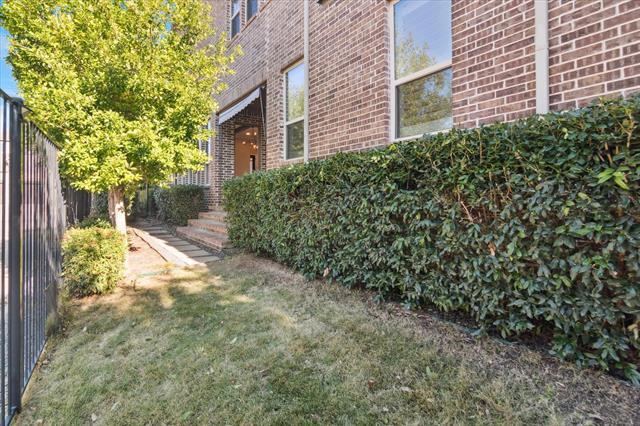 Building Photo - 5900 The Esplanade