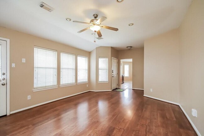 Building Photo - 22926 Sugar Bear Dr