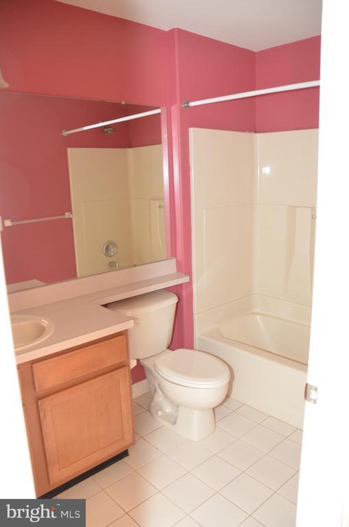 Building Photo - 17 Dogwood Ln