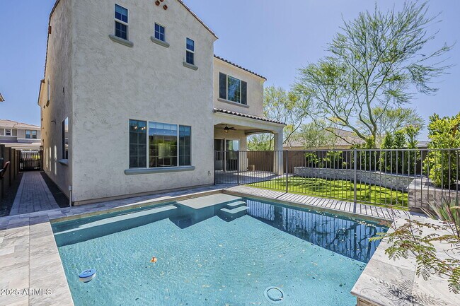 Building Photo - 3310 E Los Gatos Dr