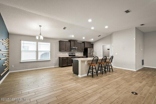Building Photo - 15646 Winder Lake Dr