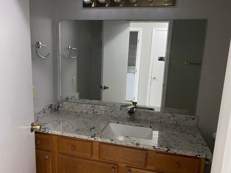 Building Photo - 61 Meadow Ridge Loop