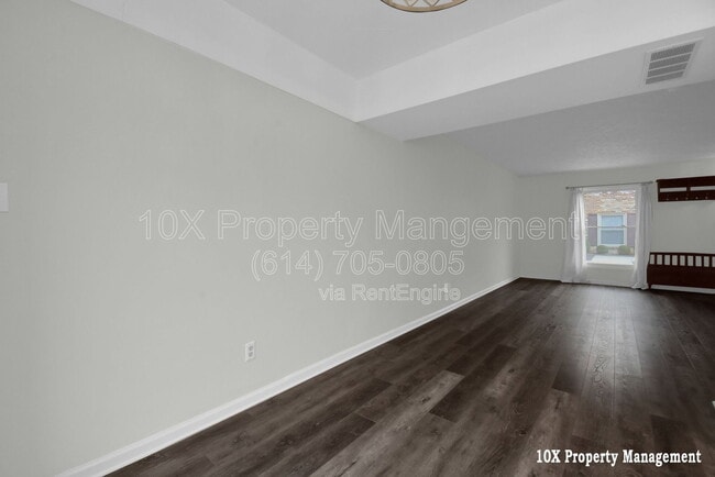 Building Photo - 911 Manor Ln