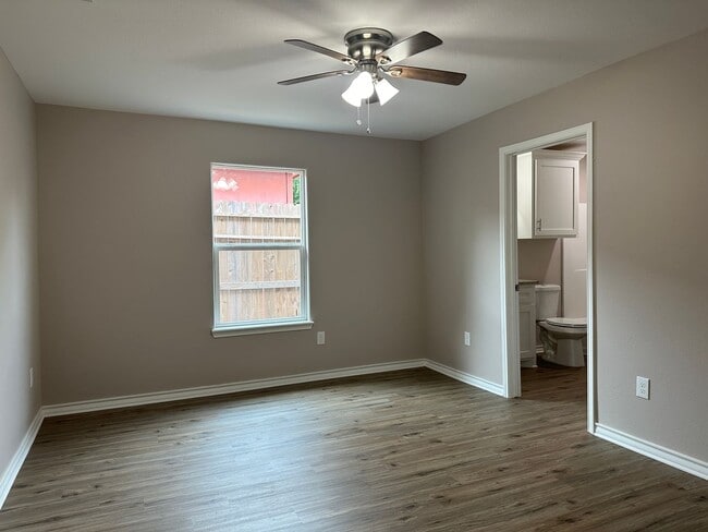 Building Photo - 4241 Green Grove Dr
