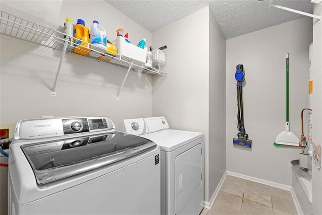 Building Photo - 4295 Cabretta Dr