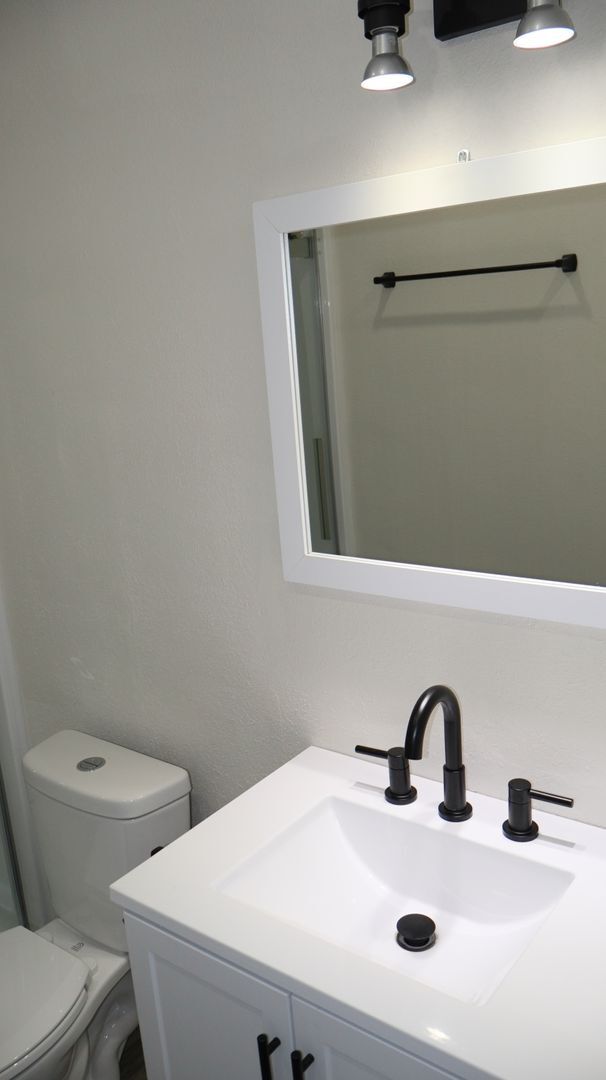 Building Photo - 2 Bed 1 Bath Apartment For Rent in San Ysidro