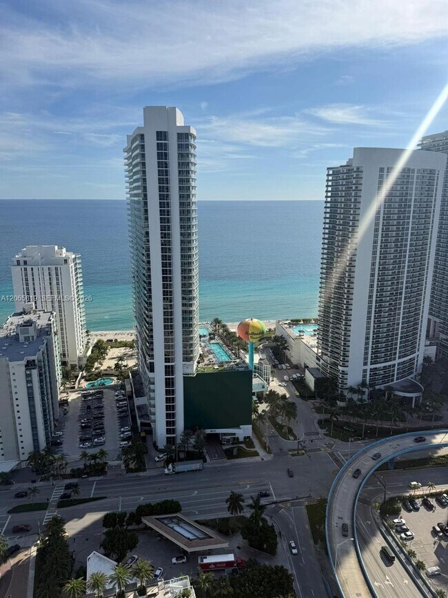 Building Photo - 4010 S Ocean Dr
