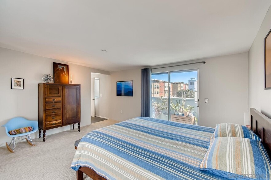 Building Photo - 991 Sigsbee St