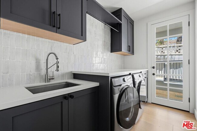 Building Photo - 16802 Cll De Sarah