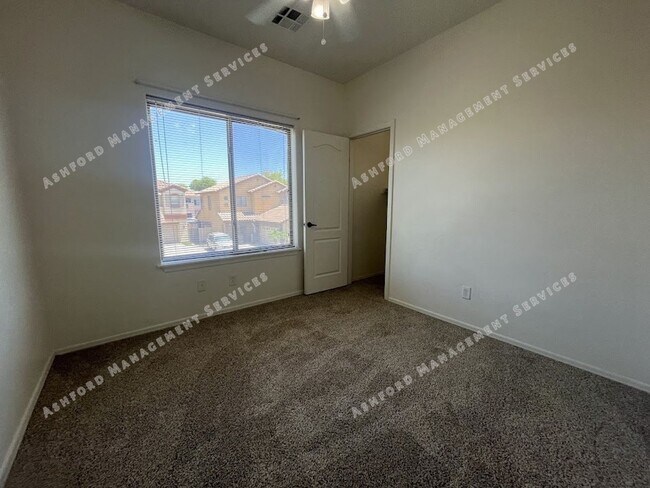 Building Photo - BEAUTIFUL 3 BEDROOM 2 BATHROOM HOME IN GLE...
