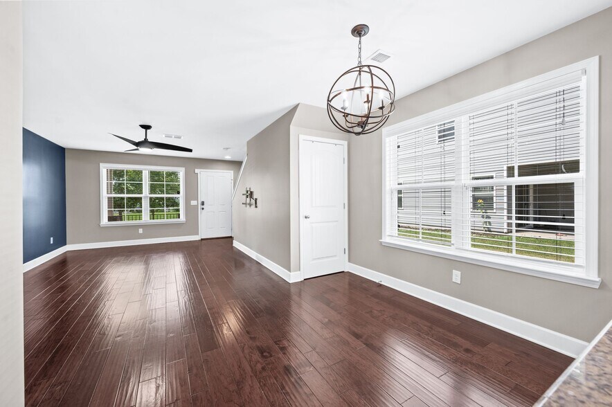 Building Photo - 1840 Riverbirch Ln