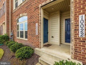 Building Photo - 10020 Beerse St