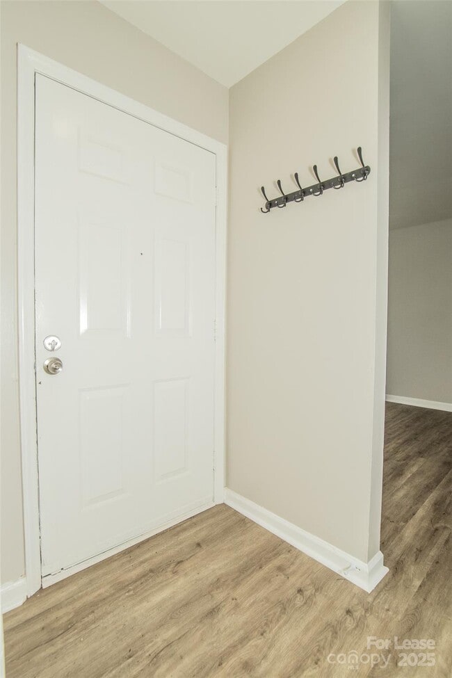 Building Photo - 10718 Blue Heron Dr
