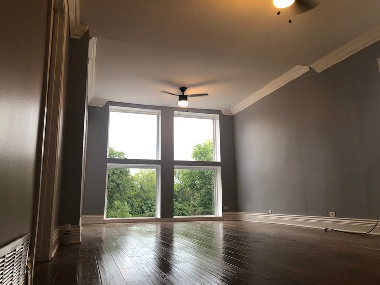floor to ceiling window - 3960 S Western Ave
