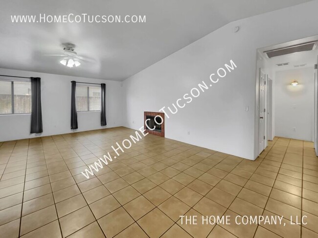 Building Photo - 428 E Geronimo Bluff Loop
