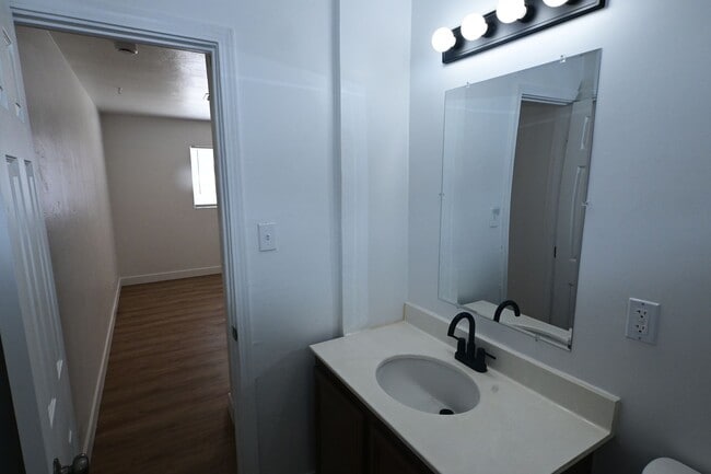 Building Photo - 1610 Marlin Ave