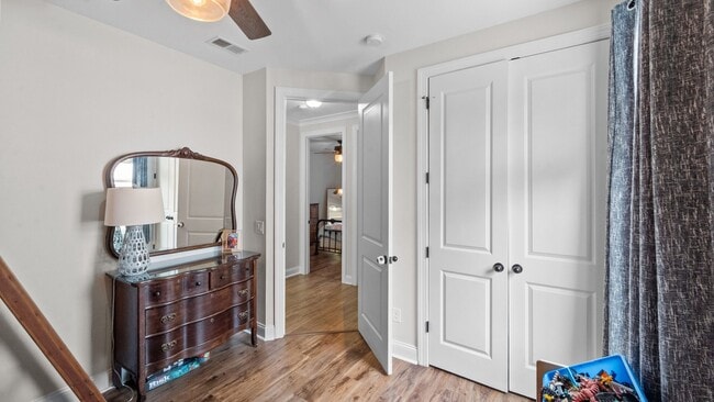 Building Photo - Spacious 6-Bedroom Waterfront Home in Richmond Hill, GA