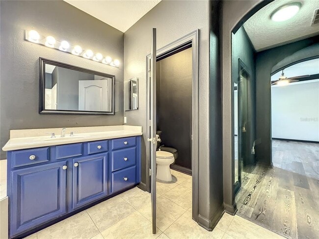 Building Photo - 10041 Oak Quarry Dr