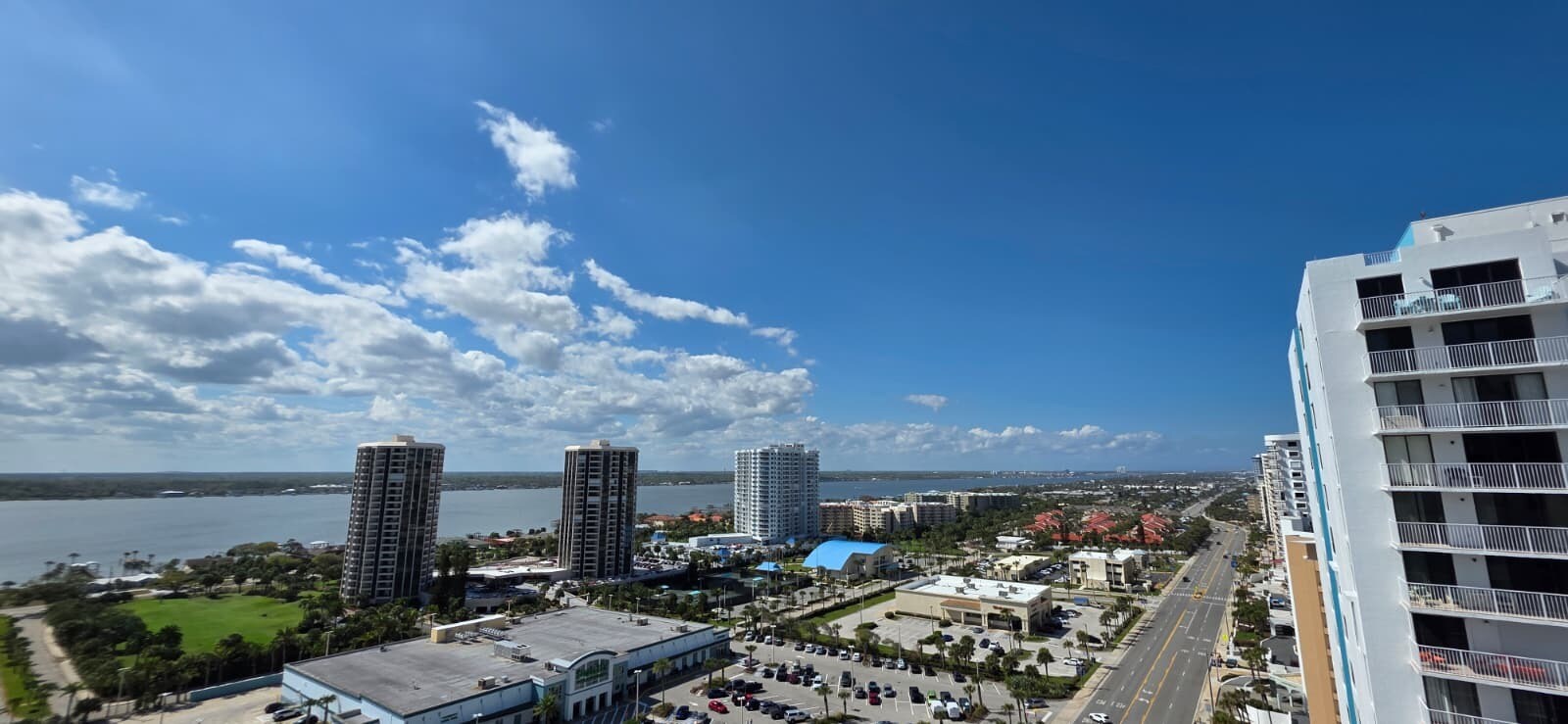 Building Photo - 3047 S Atlantic