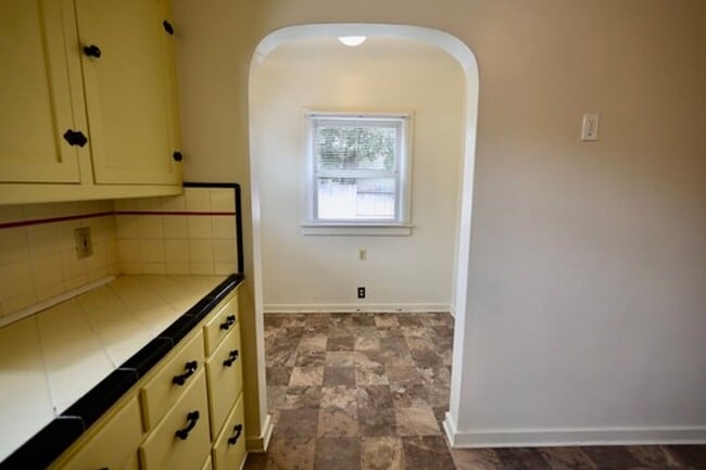 Building Photo - Available Now – Downtown Winters Bungalow