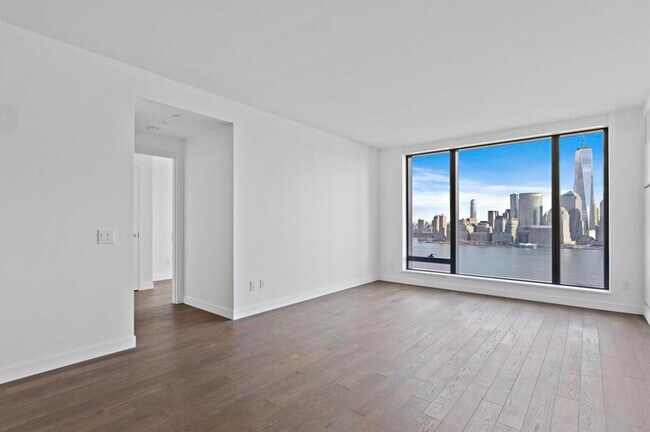 Building Photo - 99 Hudson St