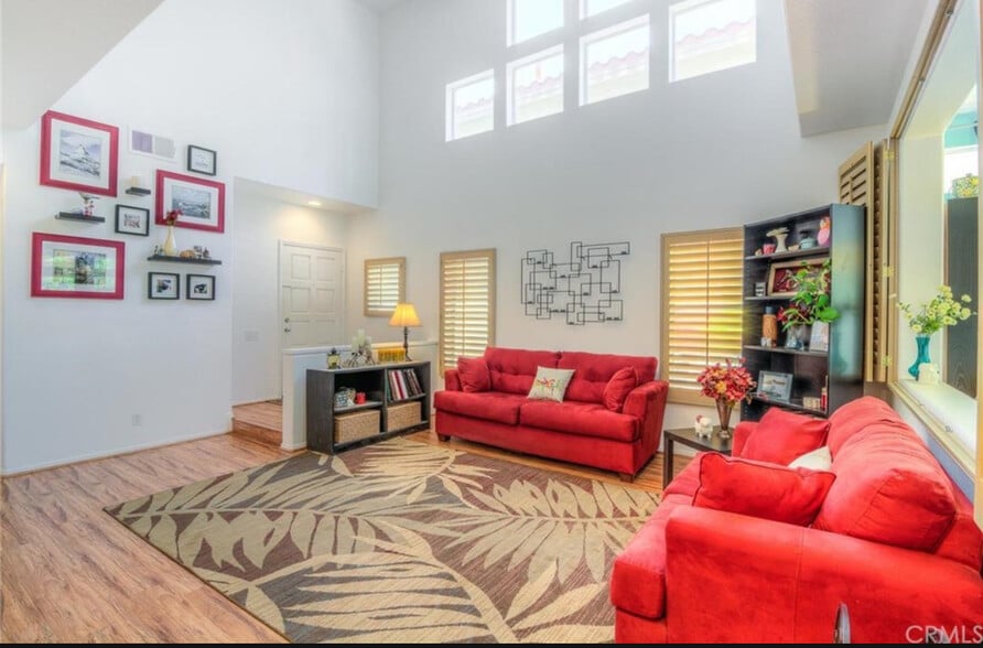 Building Photo - 933 S Lone Pine Ln