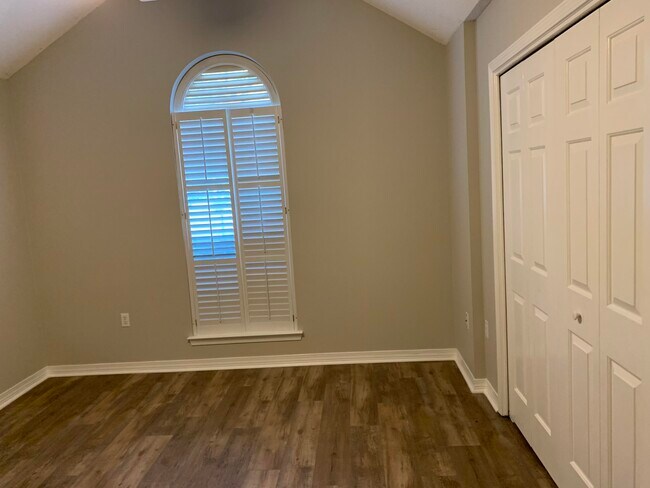 Building Photo - 307 Sand Myrtle Way